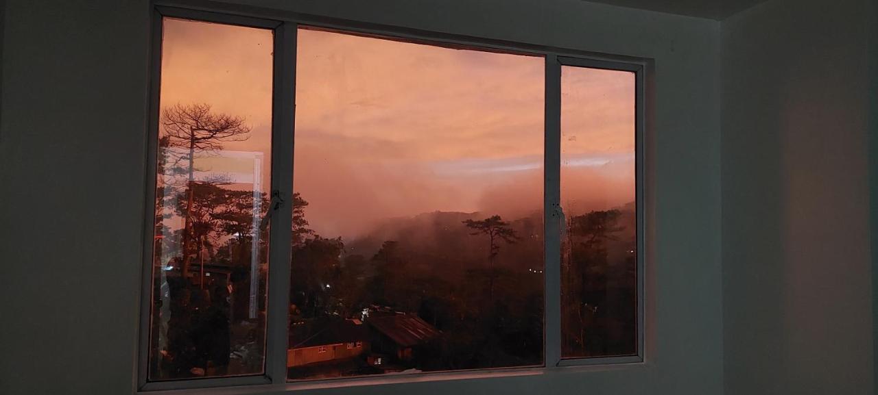 Victorian Condo With Free Parking At Albergo Hotel Baguio City Eksteriør billede