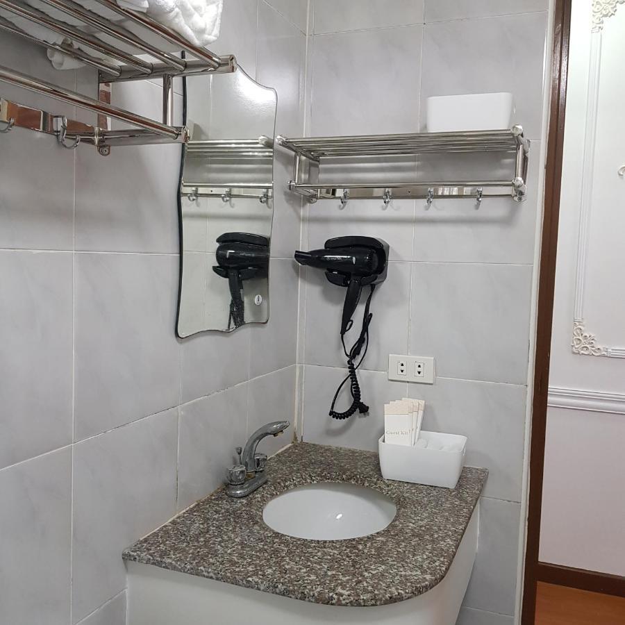 Victorian Condo With Free Parking At Albergo Hotel Baguio City Eksteriør billede